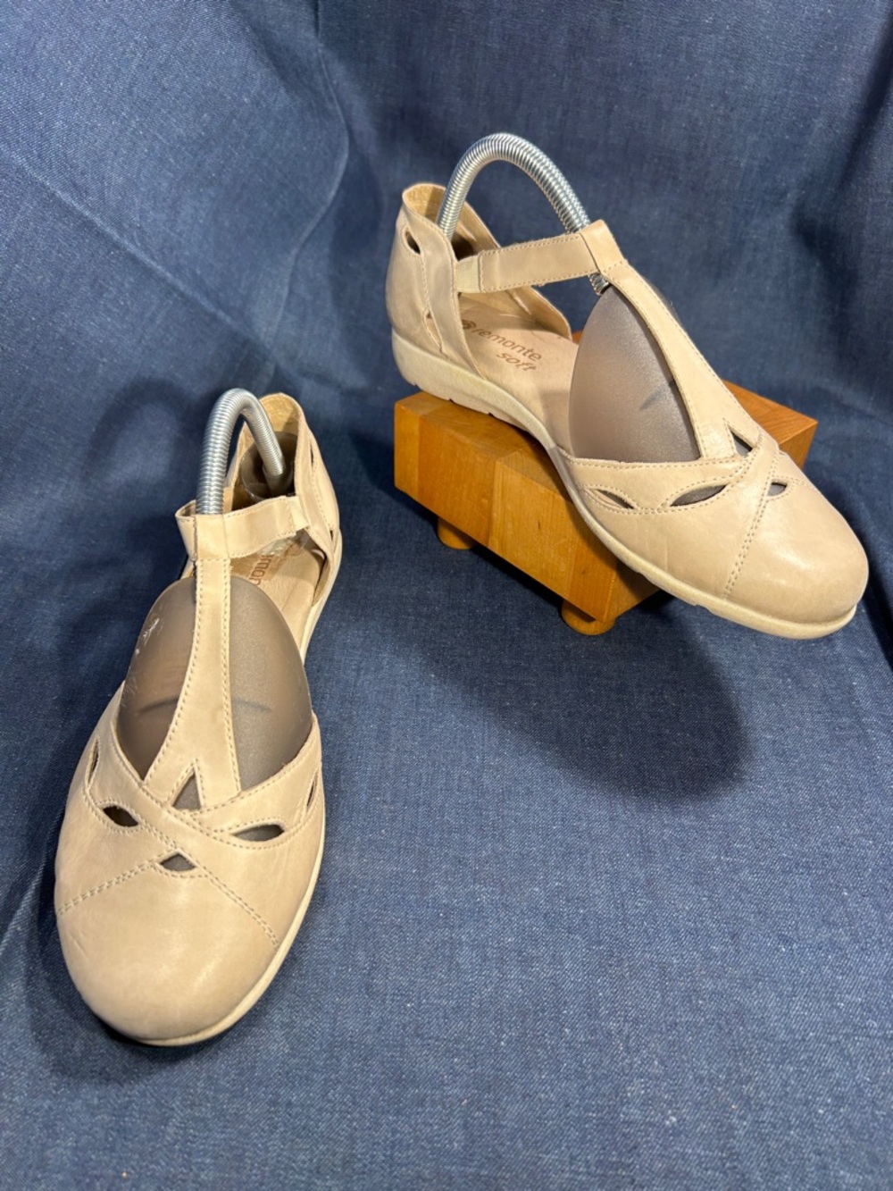 Remonte elegant leather closed toe shoes